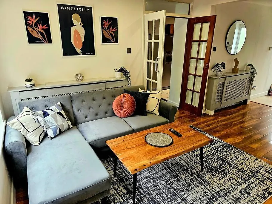 Homebird Property - Buckton House 利兹