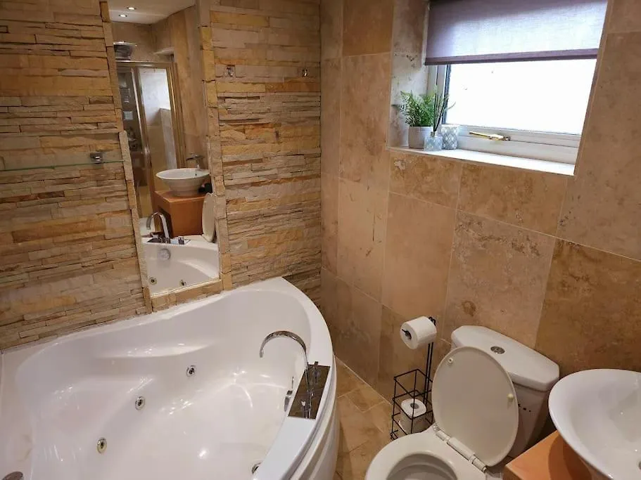 Homebird Property - Buckton House 利兹 度假居
